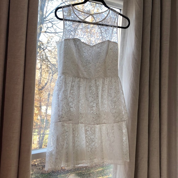 BCBG MAX & CLEO White Lace Dress, sz. 8 - Picture 2 of 7